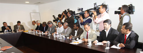 Após reunião com as centrais, governo adia definição do salário mínimo para fevereiro